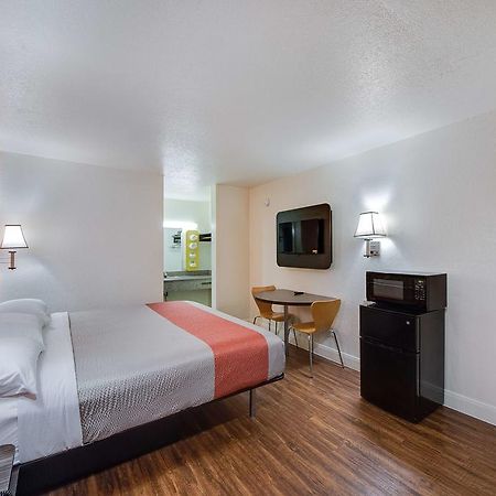 Americas Best Value Inn Сан-Антонио Экстерьер фото