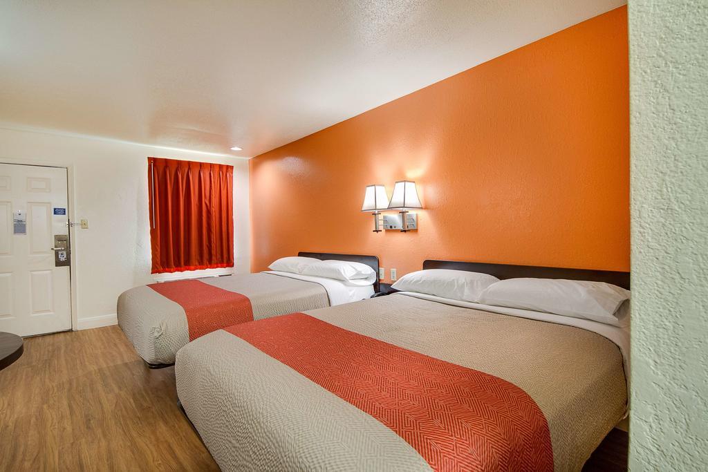 Americas Best Value Inn Сан-Антонио Экстерьер фото