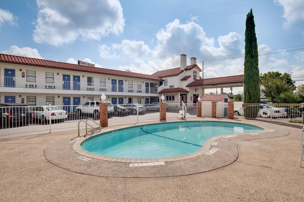 Americas Best Value Inn Сан-Антонио Экстерьер фото